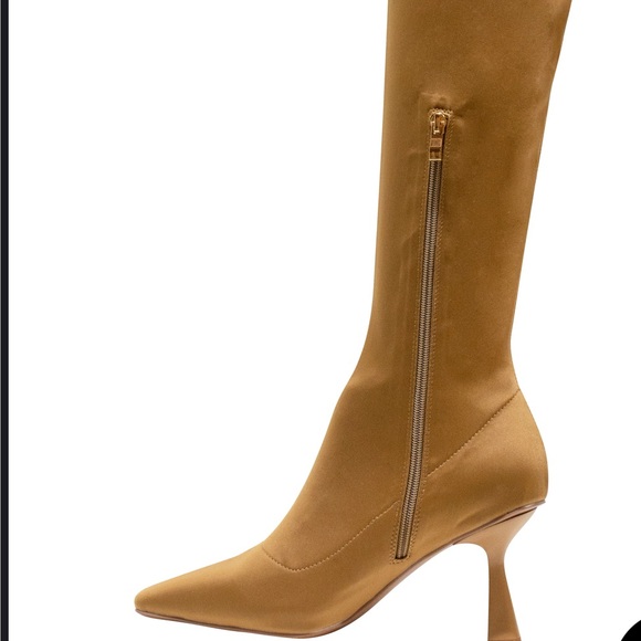 Elegant Tan Over-the-Knee Boots - Picture 2 of 2